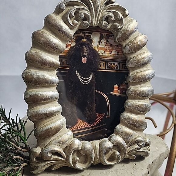 Brushed Gold Decorative Ornate Oval Shaped Photo Frame - Picture 1 of 6